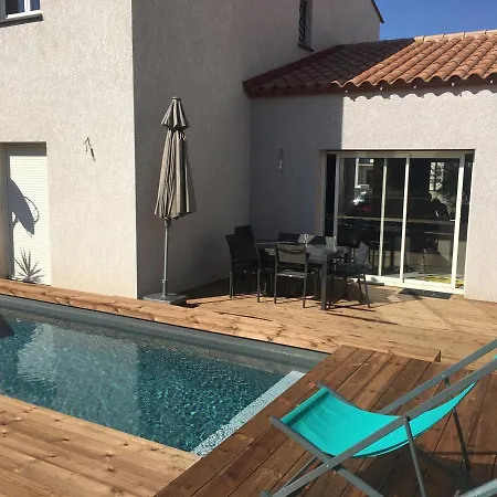 Dom wakacyjny Maison Familiale Avec Piscine A 3km De La